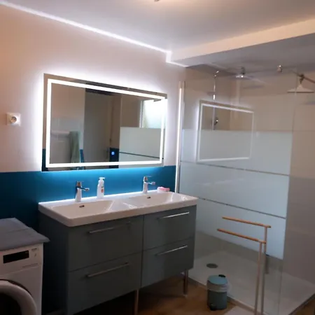 Nyaraló Maison Familiale Proche *